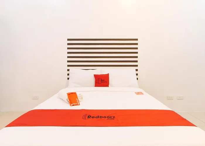Hotel Reddoorz @ Jardin Lrt Tayuman Manila