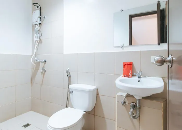 Hotel Reddoorz @ Jardin Lrt Tayuman 2*