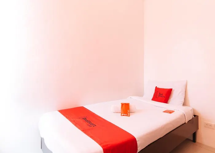 Hotel Reddoorz @ Jardin Lrt Tayuman Manila