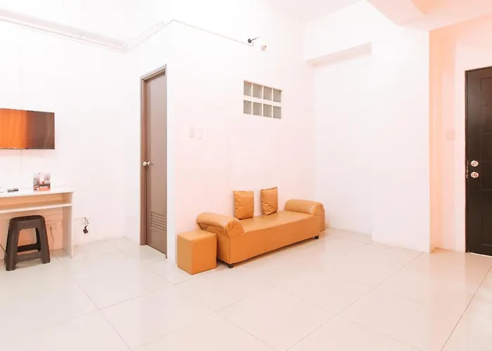 Reddoorz @ Jardin Lrt Tayuman Manila