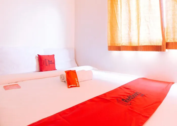 Reddoorz @ Jardin Lrt Tayuman Hotel 2*