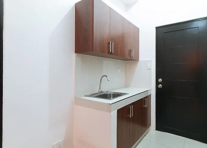 Hotel Reddoorz @ Jardin Lrt Tayuman Manila