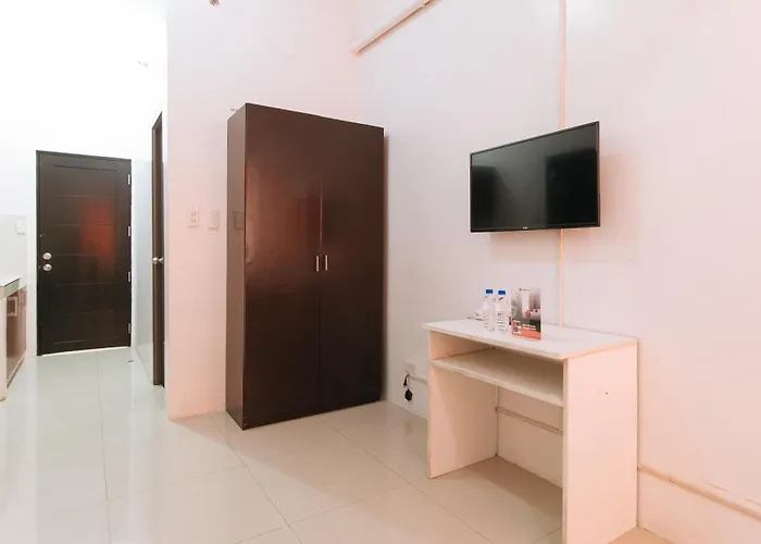 Reddoorz @ Jardin Lrt Tayuman Hotel 2*