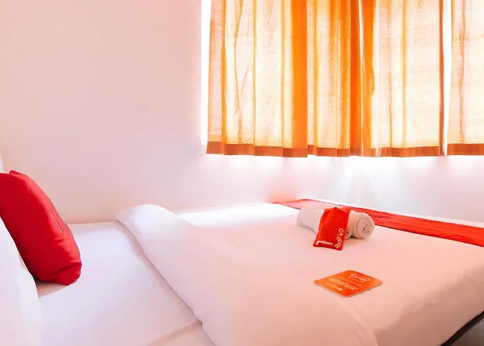 Hotel Reddoorz @ Jardin Lrt Tayuman 2*
