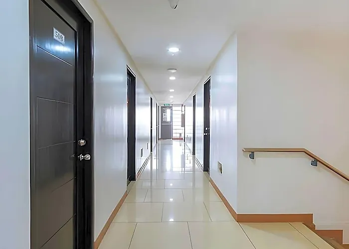 Reddoorz @ Jardin Lrt Tayuman 2* Manila