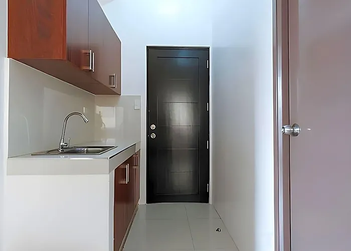 Hotel Reddoorz @ Jardin Lrt Tayuman Manila